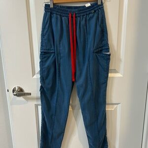 Small Petite TENCEL™ Sicily‎ ‎ Pintuck Tapered Scrub Pants in Caribbean Blue